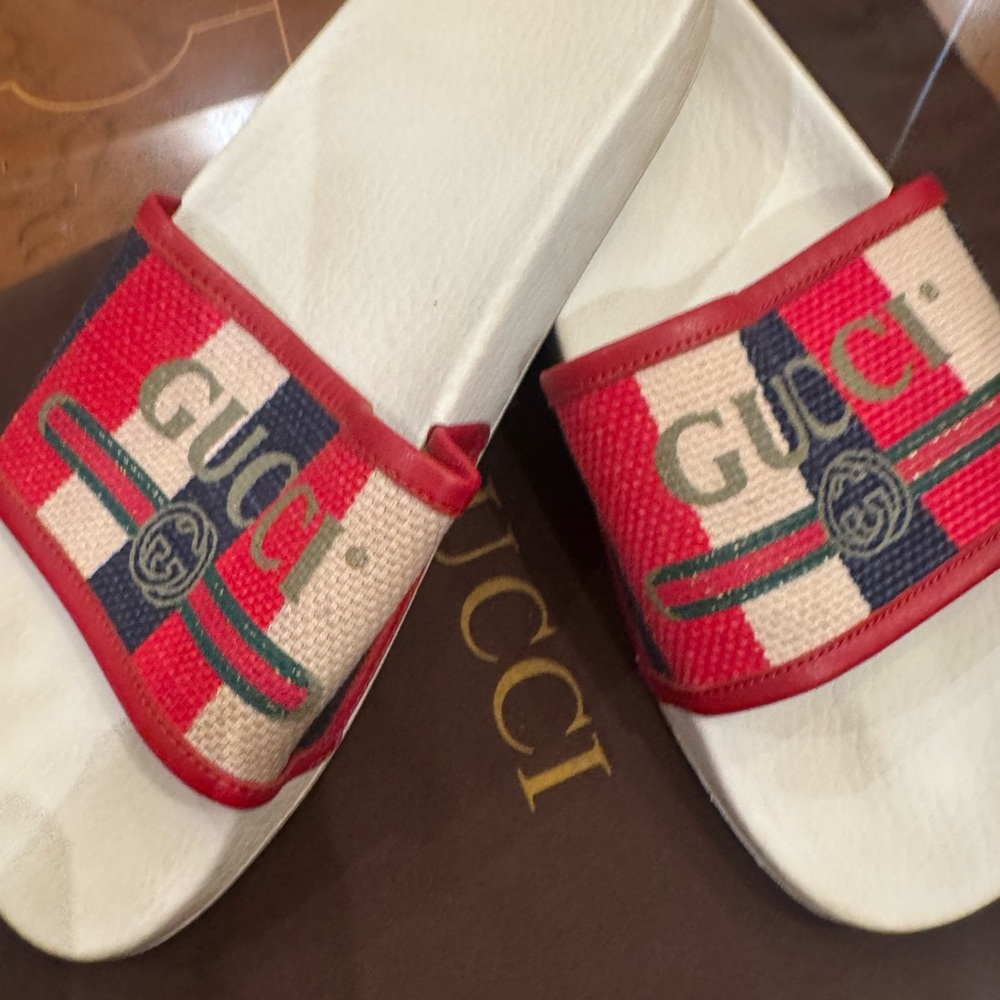 Gucci mens or women’s Red and White Striped Slides sandals Sz 10.5 - Picture 6 of 16